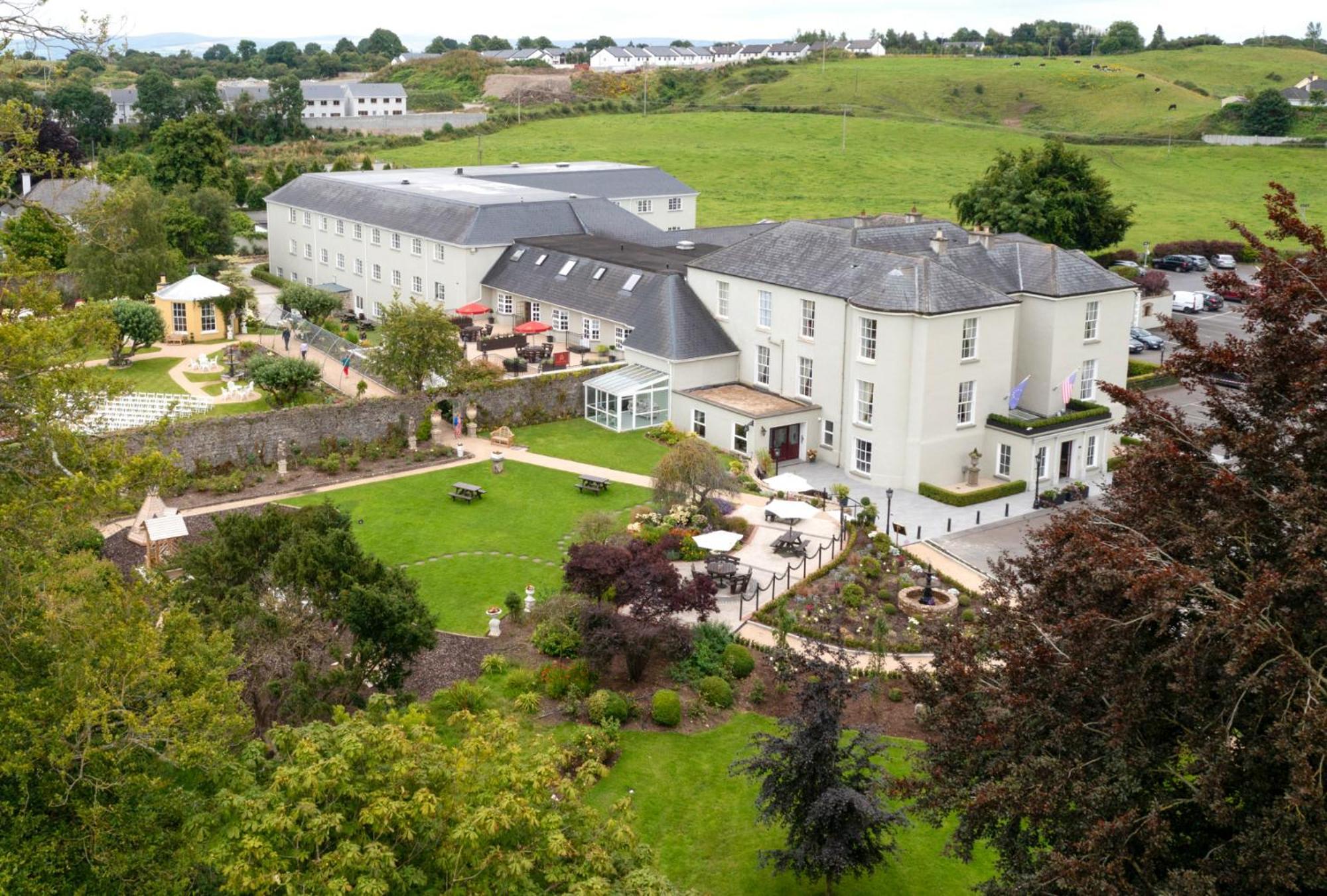 County Arms Birr Hotel Exterior photo