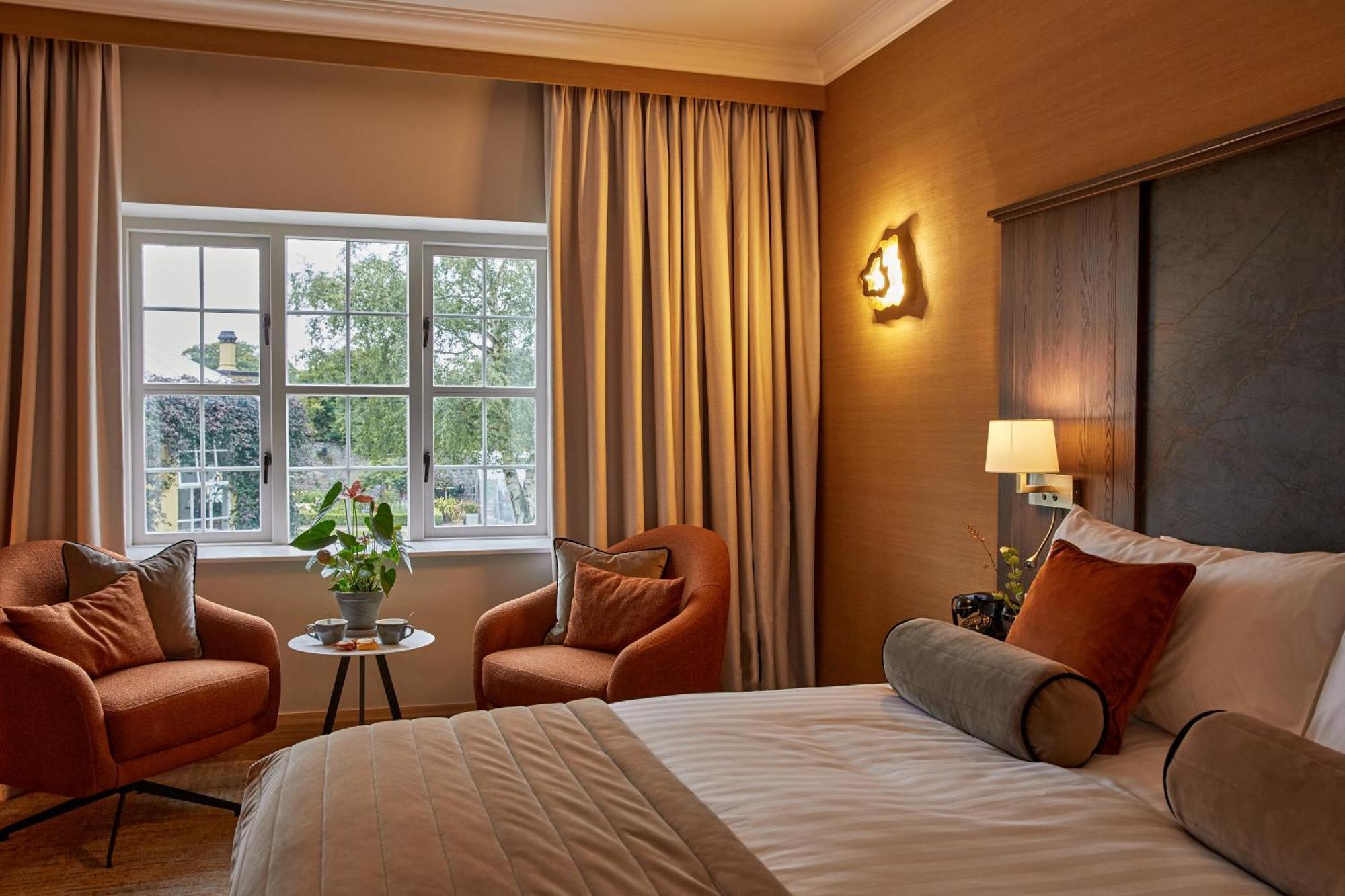 County Arms Birr Hotel Exterior photo